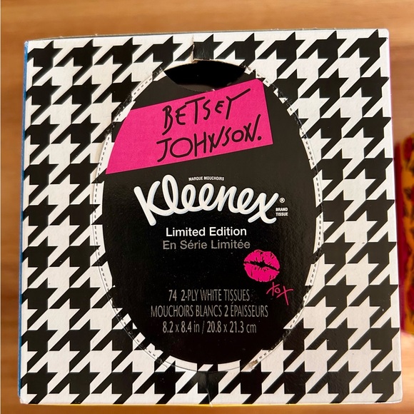 2 Betsy Johnson 
Limited Edition Kleenex 
Brand New - Picture 7 of 7